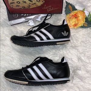 Shoes for mens, Adidas black color size 9.